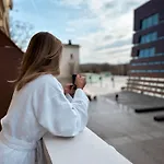 Wolnosci9 Stylowy Apartament W Centrum Wroclawia Tuz Przy Nfm